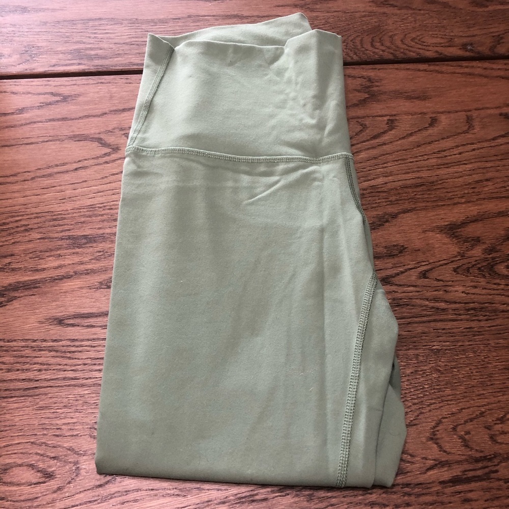 High waisted hunter green LuluLemon leggings